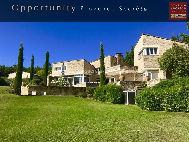Architect villa in Gordes countryside for rent with air conditioning and heated pool.